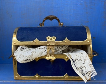 ヴィンテージの宝箱ビスケット缶 - Etsy 日本