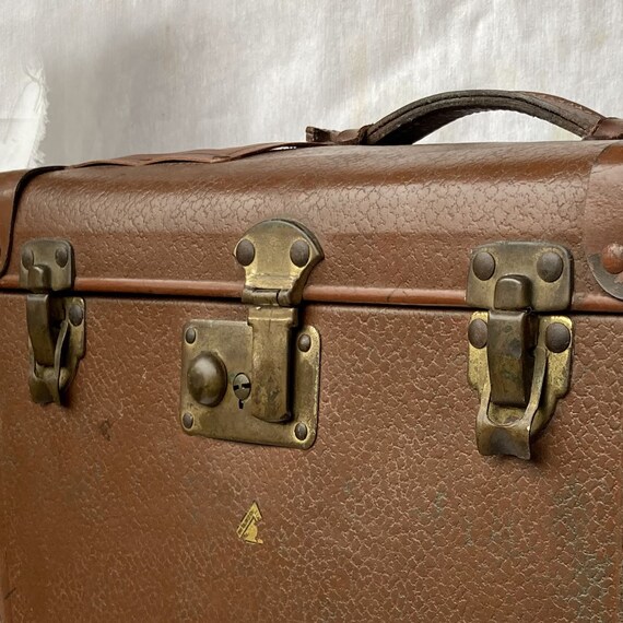 Italian Vintage suitcase. 1950 s Italian suitcase. It… Gem