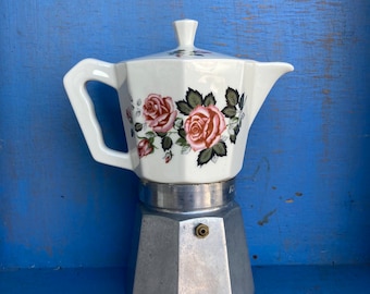 Flory Express coffee maker from the 70s. Vintage Italian Moka in aluminum and porcelain. Stovetop espresso 6 cups. Vintage made in Italy.