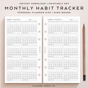 Op de afbeelding: Een printbare maandelijkse gewoontetracker voor persoonlijke planners. De tracker is ontworpen voor ringbandplanners en bevat een raster voor elke maand van het jaar. De tracker is zwart-wit en heeft een eenvoudig ontwerp.