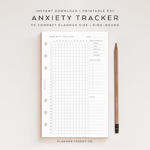Puede incluir: Una página blanca imprimible de seguimiento de ansiedad para un planificador de anillas con texto y líneas de cuadrícula en negro. El encabezado dice ANXIETY TRACKER, y el diseño incluye columnas para meses, una clave de gravedad y una sección de notas.