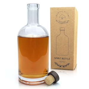 750ml Decanter Glass Bottle with Stopper for Whisky, Sloe Gin, Vodka, with microgram cork and wooden top