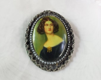 Vintage Cameo Reporduction made in the 1970's