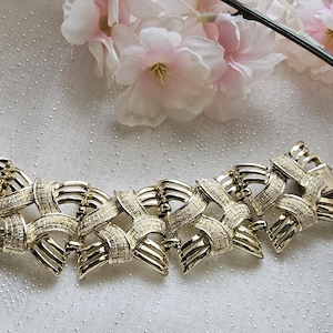 Coro signed gold tone link bracelet