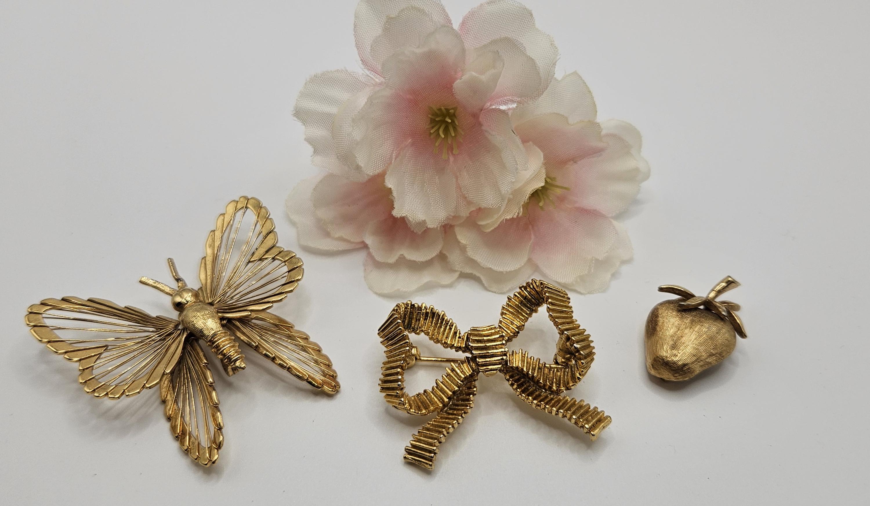 Set of 3 Goldtone Vintage pins brooches Trifari and Butterfly