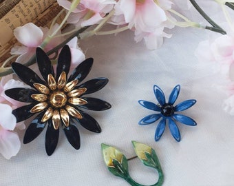 Vintage lot of Brooches, Beautiful Sarah Coventry black and Gold Pin