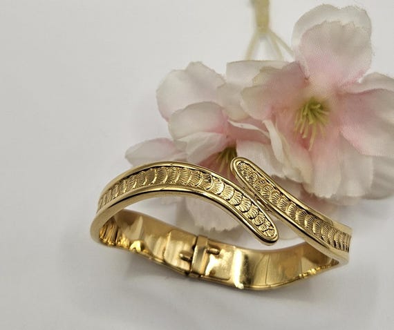 Beautiful Gold Monet Cuff Hinge Bracelet