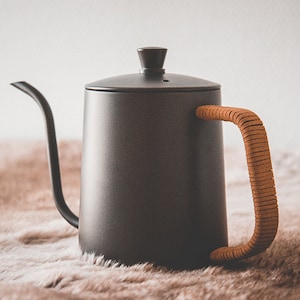 Slow Coffee | Swan Neck Kettle