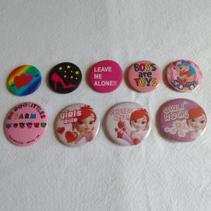 9 Vintage Buttons Pins Anstecker Sortierte Botschaften aus den 70/80&#39;er Jahren