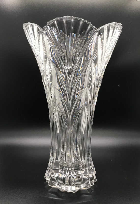 How Is A Crystal Vase Made at Colleen Garrison blog