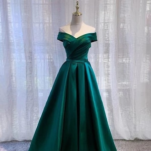 Green Prom Dress Off The Shoulder Straps Satin Ball Gown Graduation Party Dress For Girls Sweet 16 Dress Evening Party Dress Formal Wear zdjęcie 1