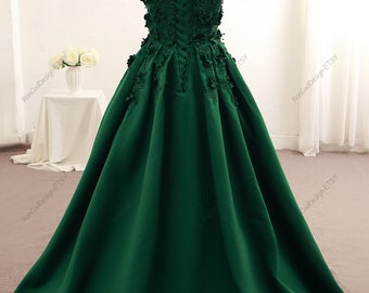 Green Prom Dress Off The Shoulder Straps Ball Gown Graduation Party Dress for Women Sweet 16 Dress Birthday Party Dress Formal Wear