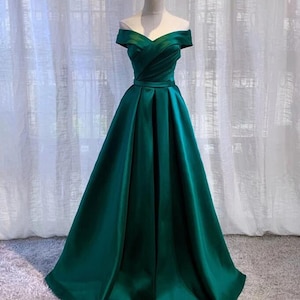 Green Prom Dress Off The Shoulder Straps Satin Ball Gown Graduation Party Dress For Girls Sweet 16 Dress Evening Party Dress Formal Wear zdjęcie 4