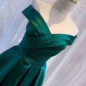Green Prom Dress Off The Shoulder Straps Satin Ball Gown Graduation Party Dress For Girls Sweet 16 Dress Evening Party Dress Formal Wear zdjęcie 6