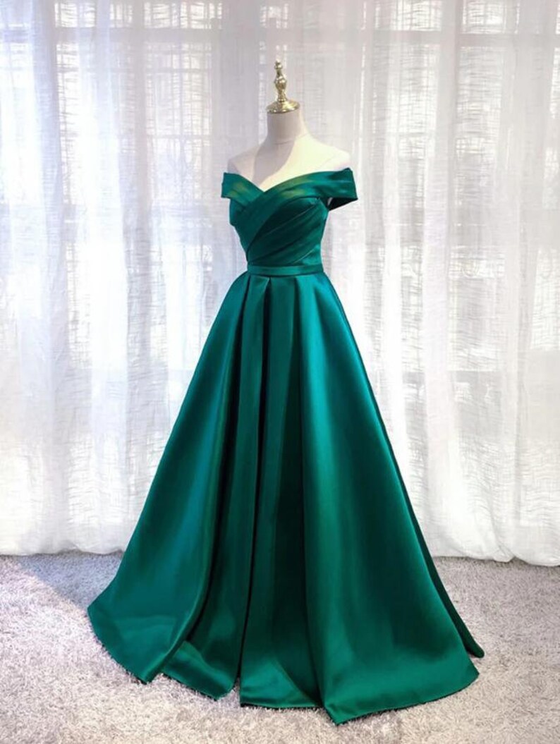 Green Prom Dress Off The Shoulder Straps Satin Ball Gown Graduation Party Dress For Girls Sweet 16 Dress Evening Party Dress Formal Wear zdjęcie 2