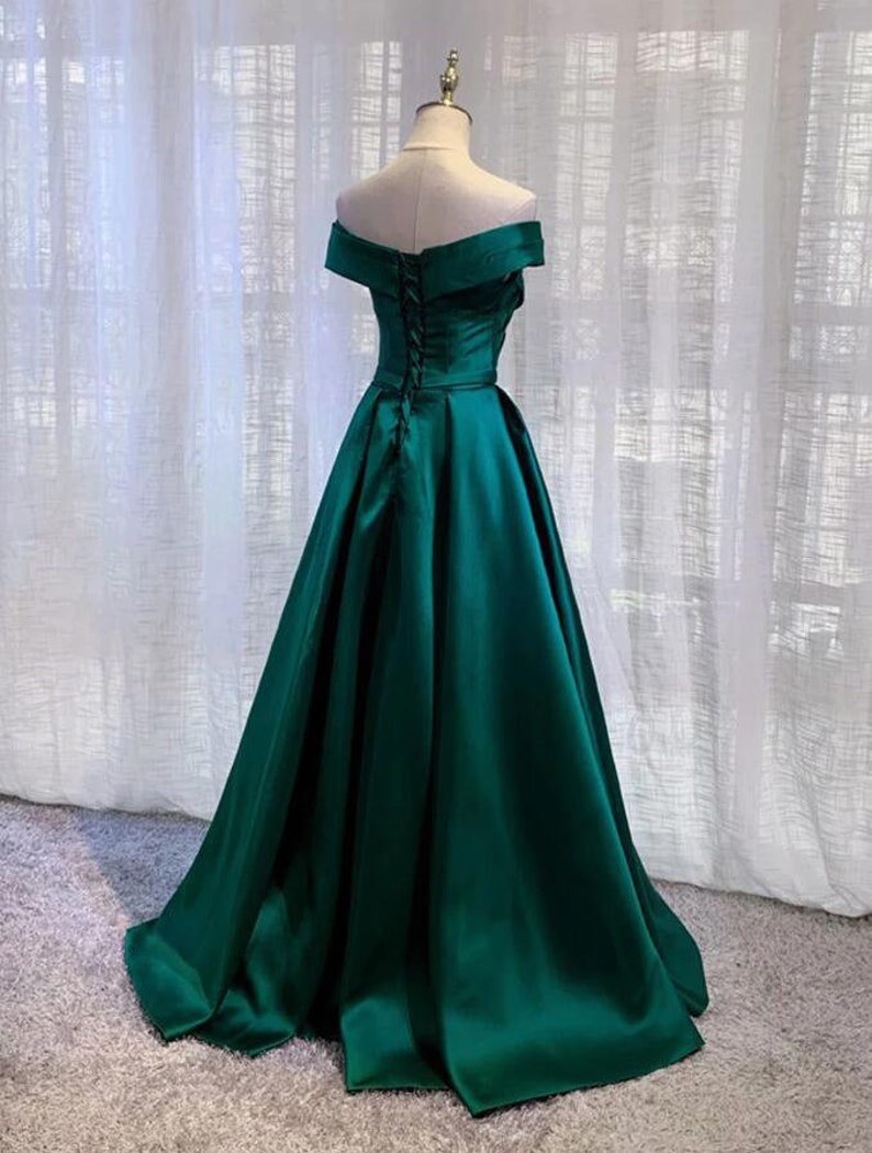 Green Prom Dress Off The Shoulder Straps Satin Ball Gown Graduation Party Dress For Girls Sweet 16 Dress Evening Party Dress Formal Wear zdjęcie 3