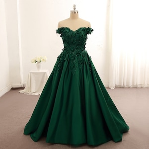 Green Prom Dress Off The Shoulder Straps Ball Gown Graduation Party Dress For Women Sweet 16 Dress Birthday Party Dress Formal Wear
