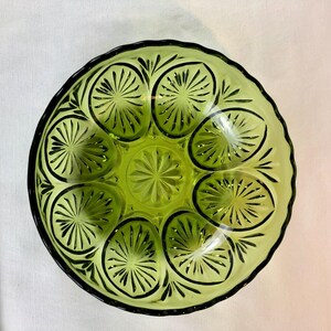Vintage Green Glass Serving Bowl - Anchor Hocking 1960&#39;s - Cameo and Star Pressed Glass - MCM Green Glass - 8&quot; x 2&quot;