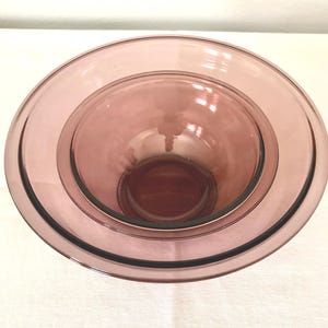 Pair of Pyrex Corningware Cranberry Mixing Bowls - Nesting Bowls - 2.5L & 1L - 10&quot; and 7&quot; - Cranberry Glass Bowls