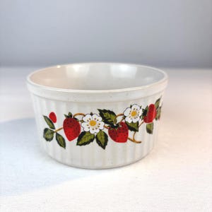 Vintage Sheffield Strawberries &#39;N Cream Ramekin - Stoneware Collection - Oven to Table - Japan - Strawberry Decor Custard Cup / Dip Bowl