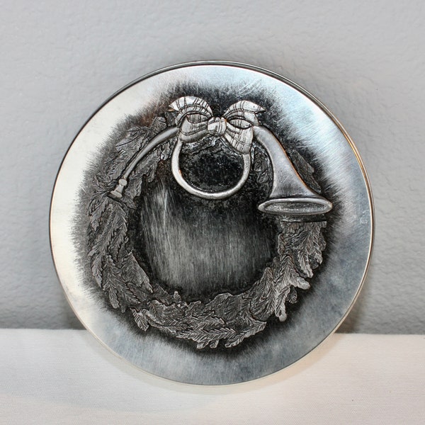 Vintage Metzke Pewter Wreath Tin with Horn - Christmas Cookie / Fudge Tin - Vintage Christmas - Giftable Pewter/Silver Tin