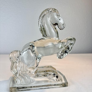 Vintage MCM Rearing Horse Bookend - 1950&#39;s L.E. Smith Clear Glass Horse Sculpture - Equestrian Book Shelf Decor