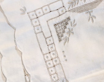 Art Deco Handmade Embroidery Place Mat, Antique Doily