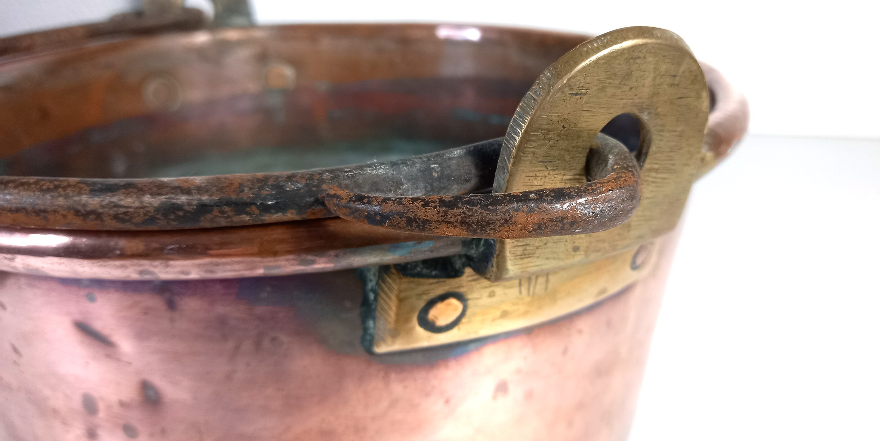 ANCIENNE MARMITE RONDE en cuivre/laiton + couvercle tamponnée SPRING