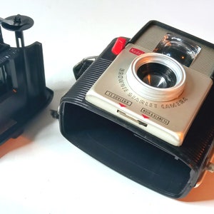 Vintage Kodak Brownie camera Starlet with its leather case