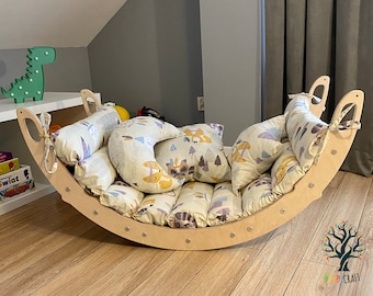 Montessori schommelstoel met klimboog: houten babygym