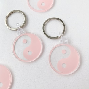 Yin Yang Keychain / YinYang Gift / Pastel 90&#39;s Keychain