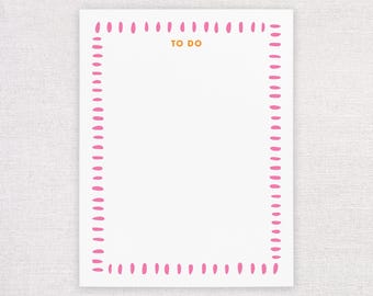 Różowy notatnik „To Do”
