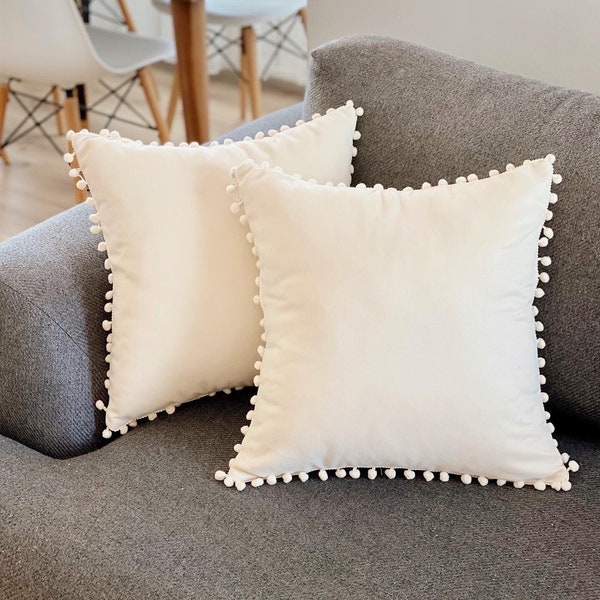 Housses de coussin de luxe en lin à pompons faites à la main | Taie d'oreiller à pompons design | Housses de coussin décoratives en lin | Cadeau pour la maison | Cadeau de Noël