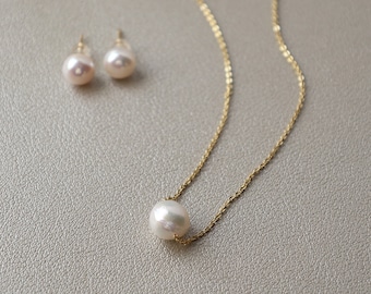 Handmade Natural Freshwater Pearl Set/Bridal Jewelry Set/ Valentine's Day Gifts for Her/ Dainty Pearl Set / Pearl Necklace and earrings