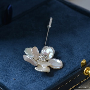 Handmade flower pearl brooch/genuine pearl gift for mom/Blooming Flowers Brooch/pearl brooch pin image 9