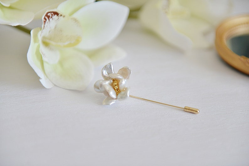 Handmade flower pearl brooch/genuine pearl gift for mom/Blooming Flowers Brooch/pearl brooch pin image 4