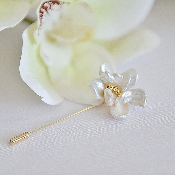 Broche en perles de fleurs faites à la main/cadeau en véritable perle pour maman/Broche fleurs épanouies/broche en perles