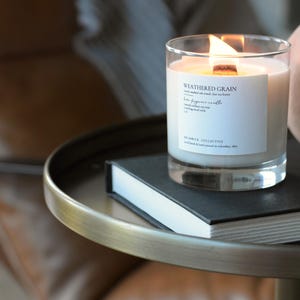 Weathered Grain Soy Candle: Santal, Smoked Ash Wood, Vanille - Hand Poured 7oz