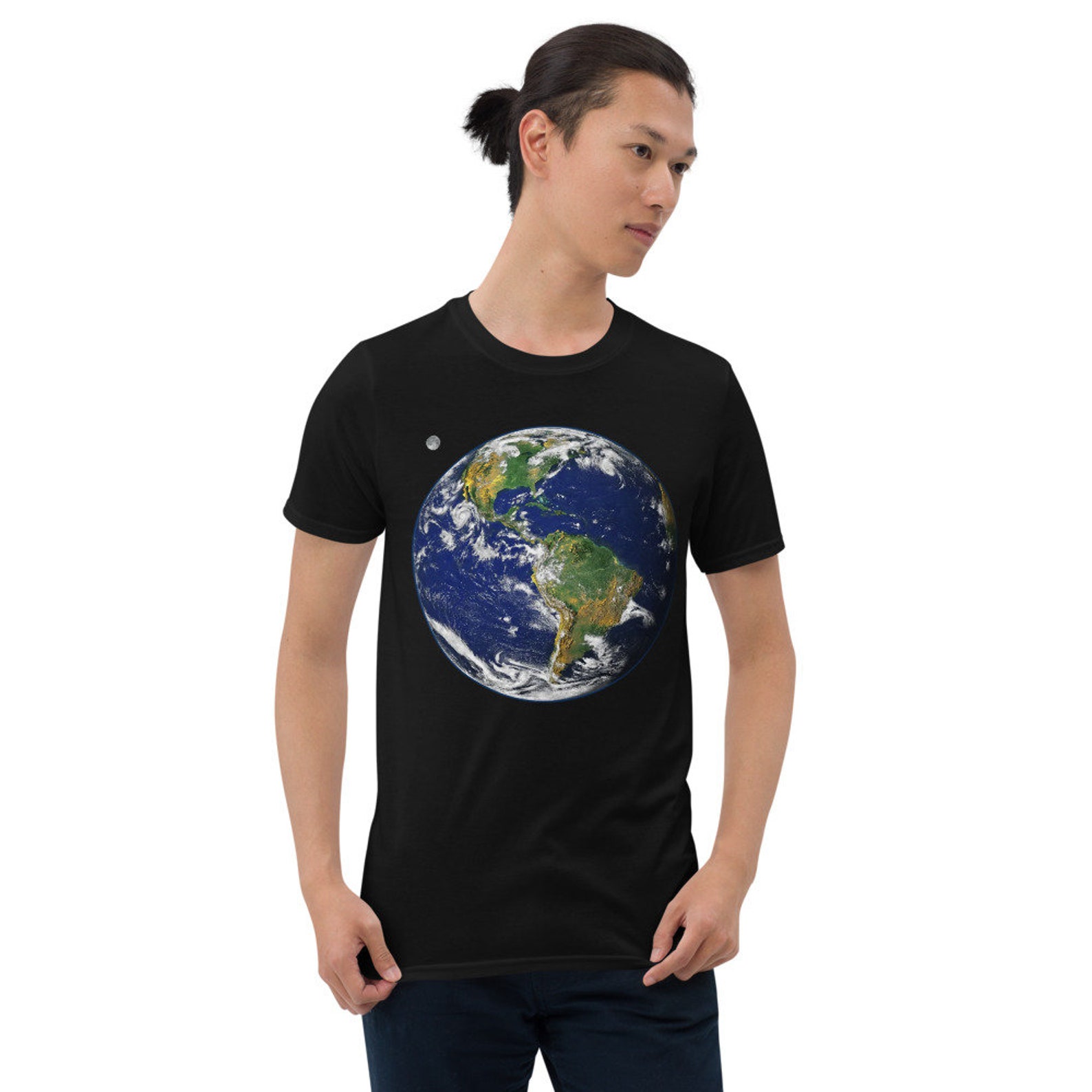 T-shirt The Planet Earth | Etsy