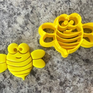 Bee Cookie Cutter / Polymer Clay / Fondant