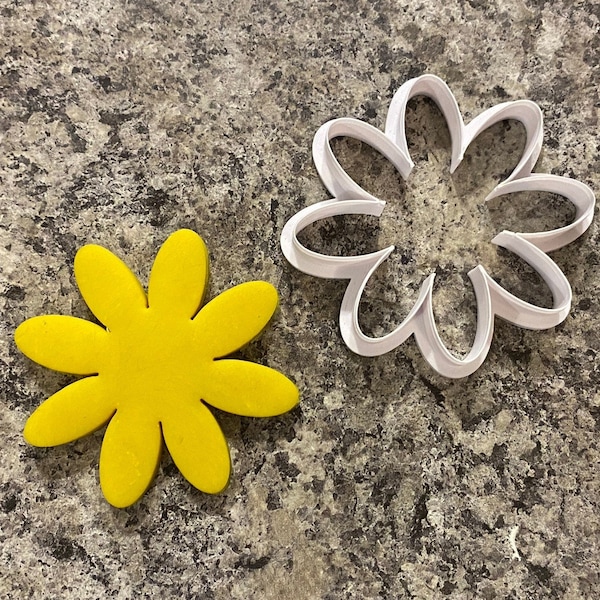 Daisy Outline Cookie Cutter / Polymer Clay / Fondant