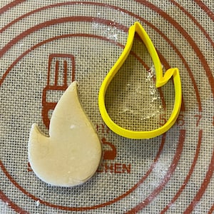 Flame #2 Cookie Cutter / Polymer Clay / Fondant / Playdoh