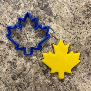 Maple Leaf Cookie Cutter / Polymer Clay / Fondant / Playdoh image 5