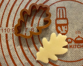 Oak Leaf Cookie Cutter / Polymer Clay / Fondant / Playdoh