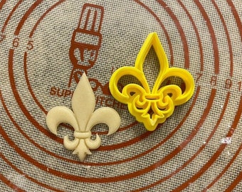 Fleur De Lis Cookie Cutter / Polymer Clay / Fondant / Playdoh
