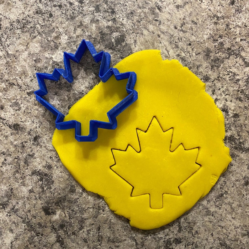 Maple Leaf Cookie Cutter / Polymer Clay / Fondant / Playdoh image 4