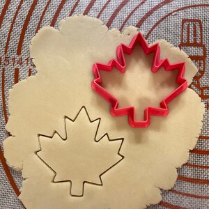 Maple Leaf Cookie Cutter / Polymer Clay / Fondant / Playdoh image 2