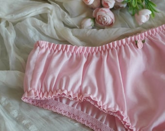 Pink panty with satin rose Rose culotte with frills