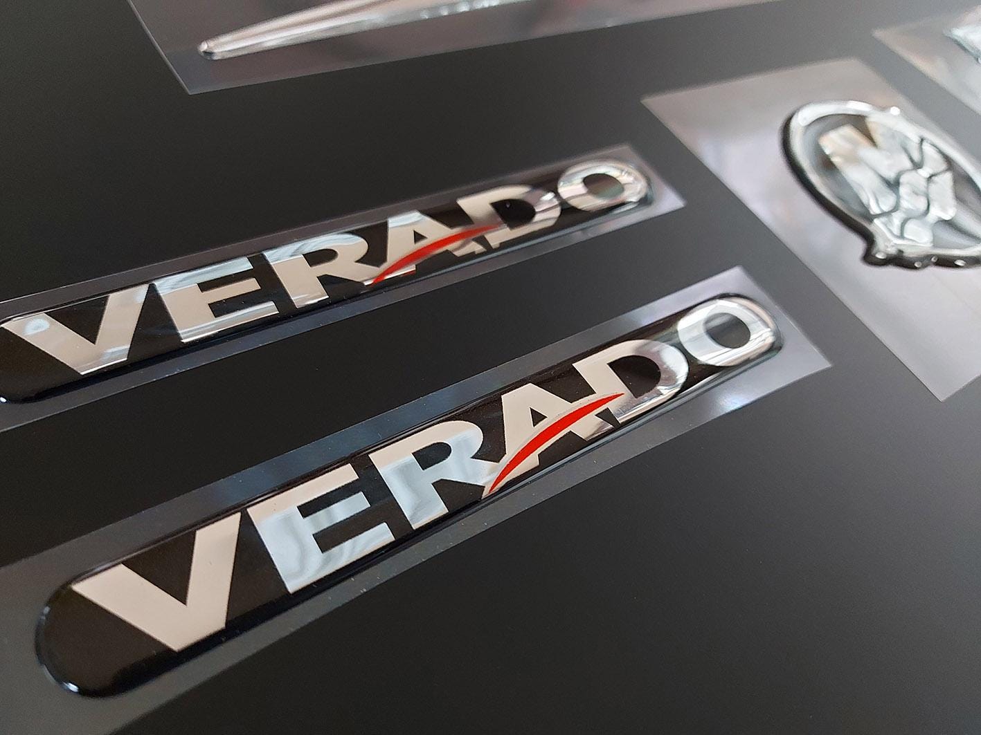 thumbnail interactive-video image 1 of Mercury Verado 300 Outboard Decal Kit - 3D Domed Graphic Sticker Set (2017+) 1 of 4