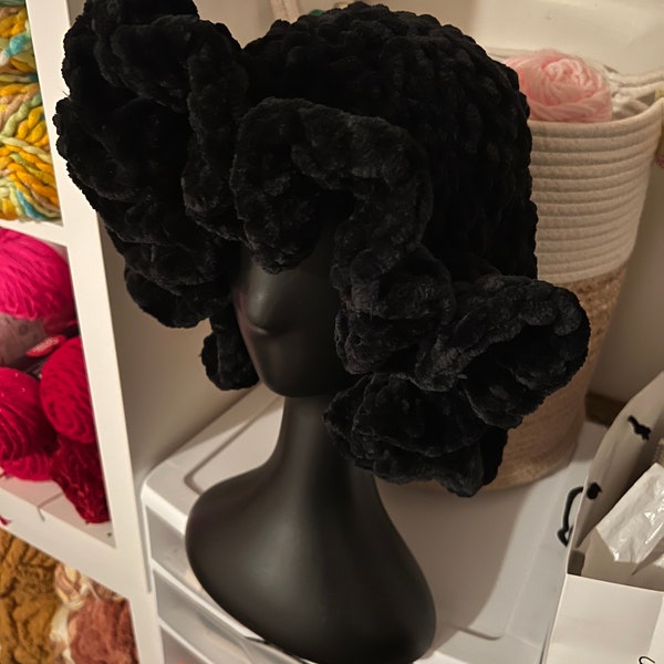 Black Soft Chenille Ruffle Hat "FREEDA"